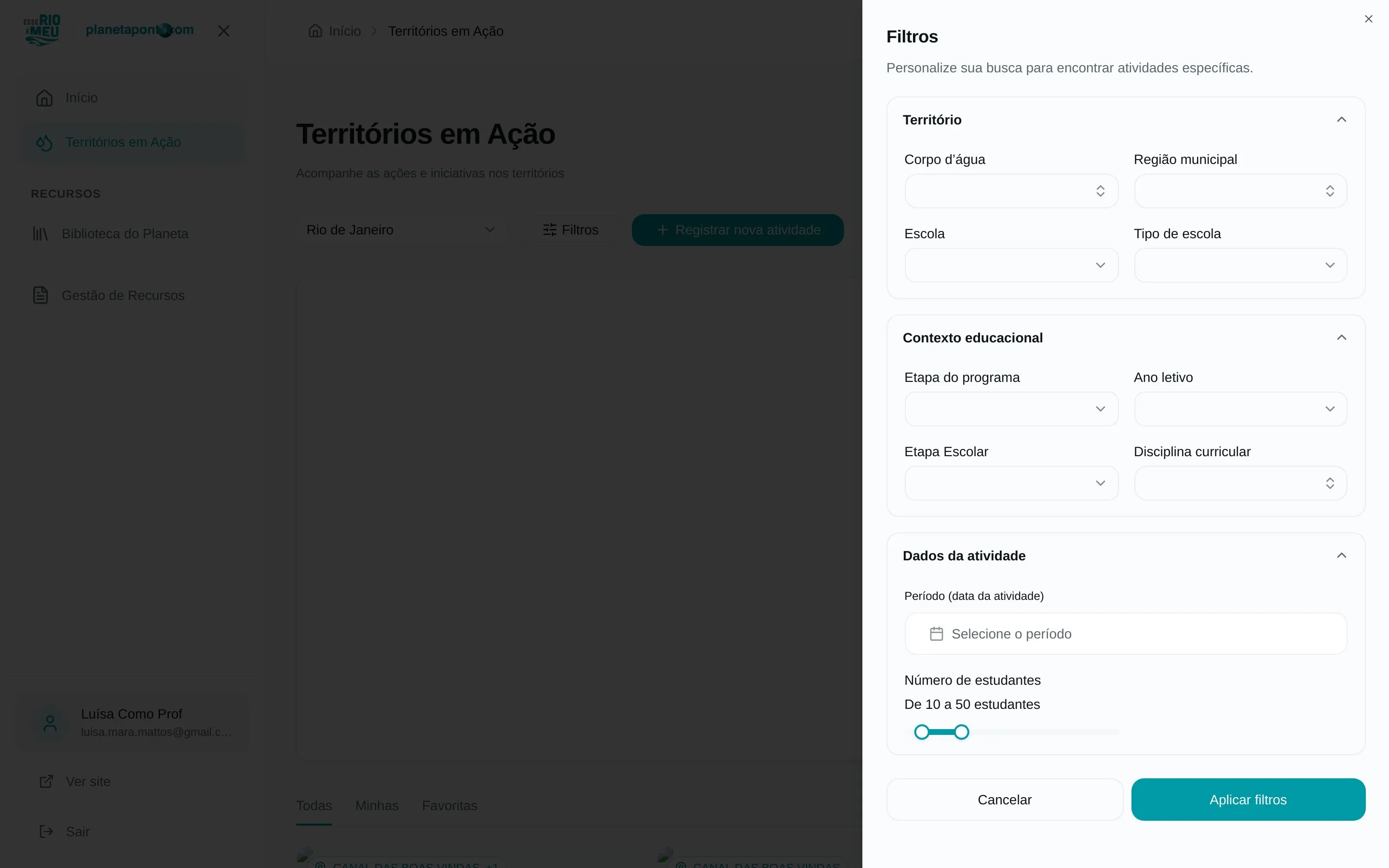 Drawer de filtros aberto em Territórios em Ação com grupos Território, Contexto educacional e Dados da atividade